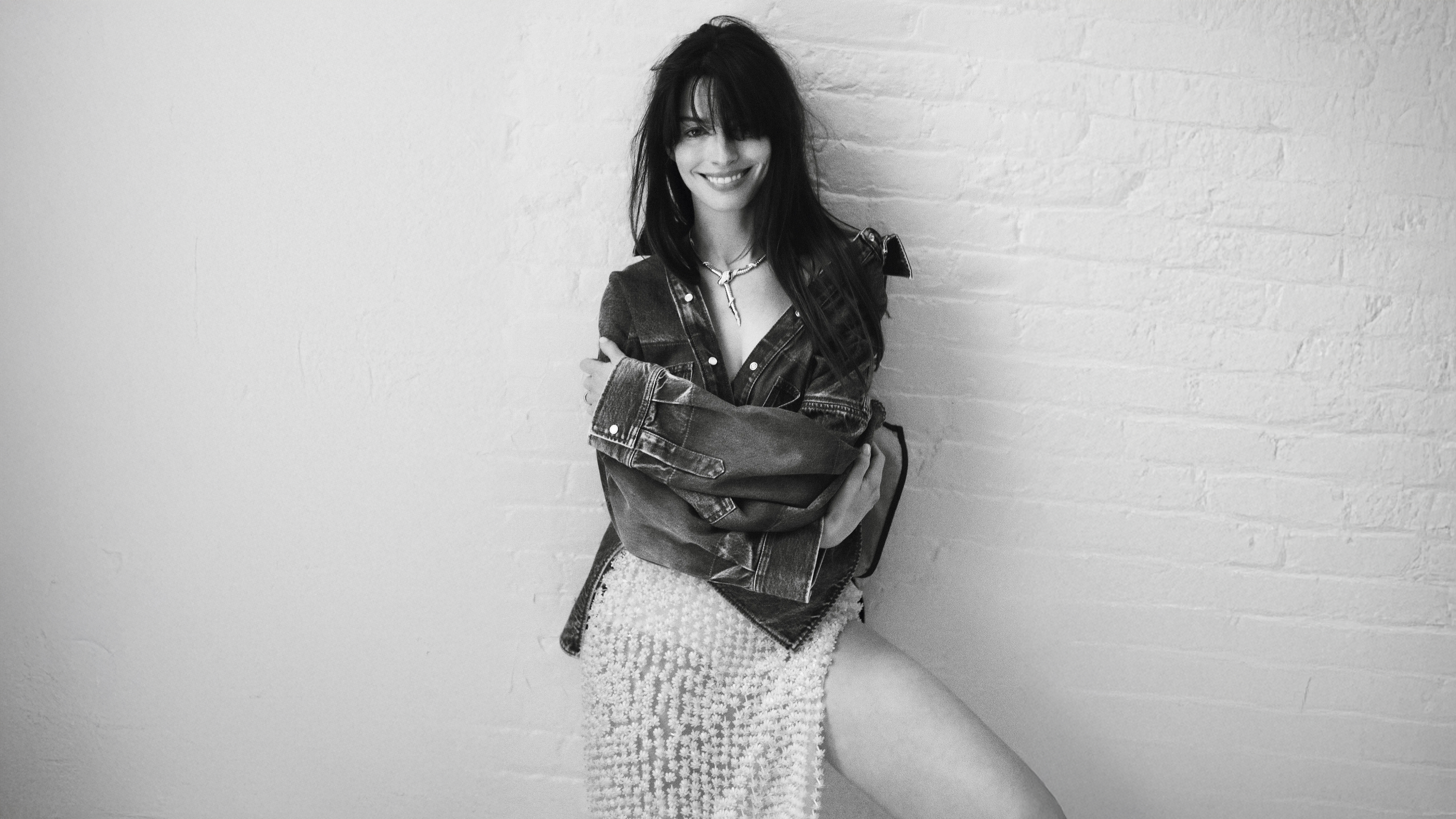 Anne Hathaway Vogue France